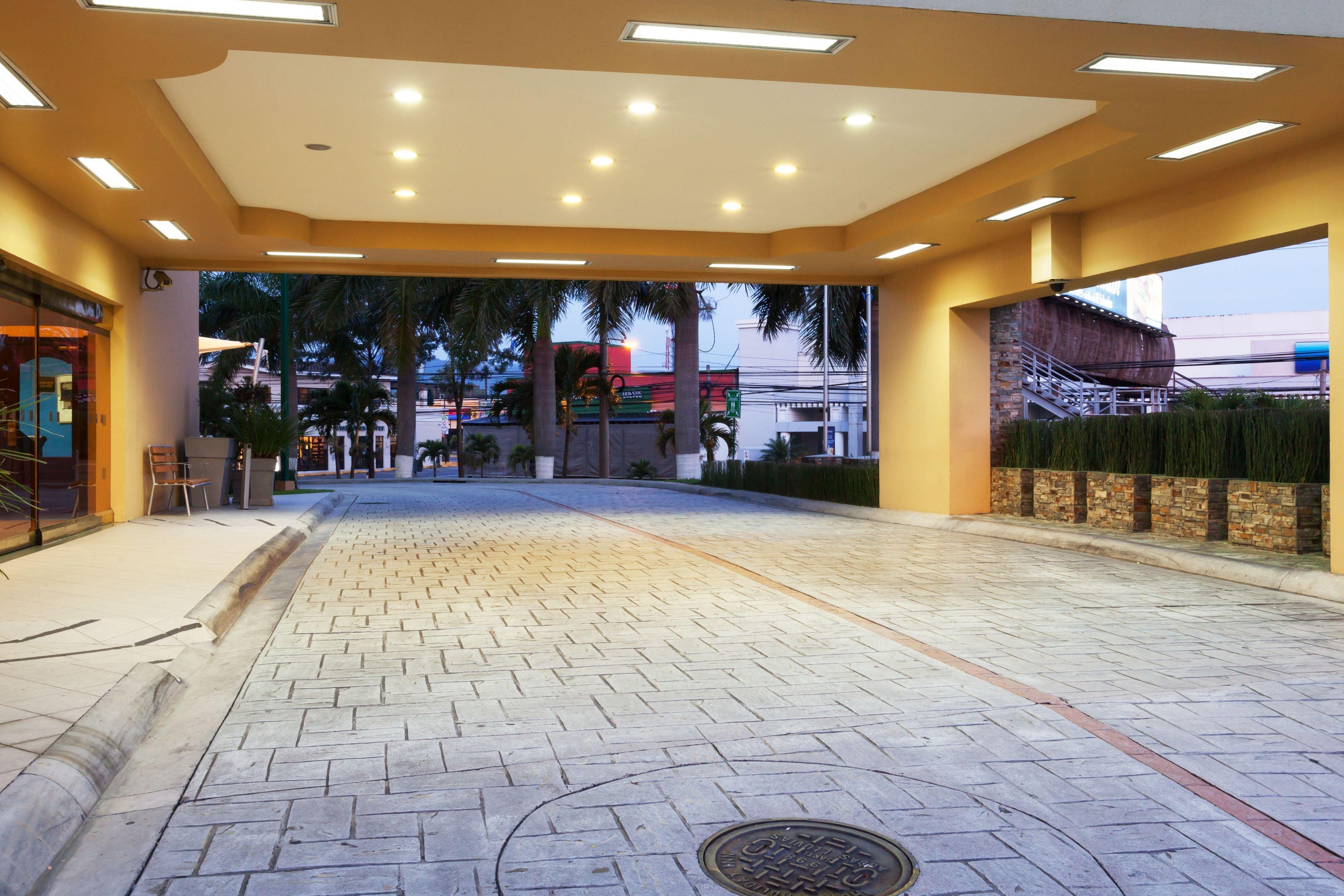Holiday Inn San Salvador By Ihg מראה חיצוני תמונה