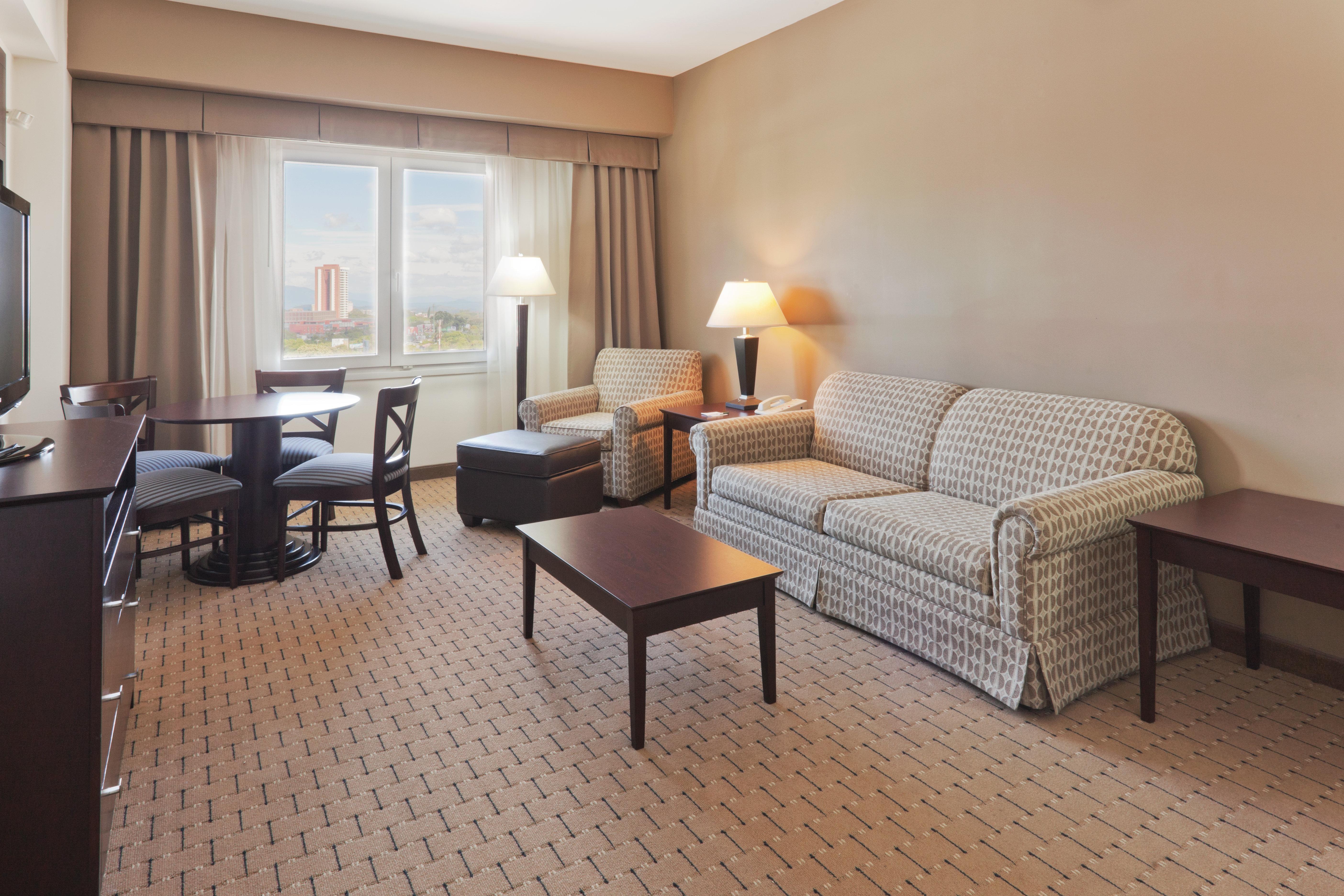 Holiday Inn San Salvador By Ihg מראה חיצוני תמונה